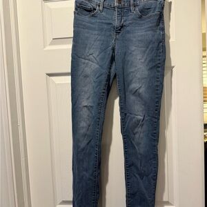 Levi's Women's Medium Blue Skinny Jeans